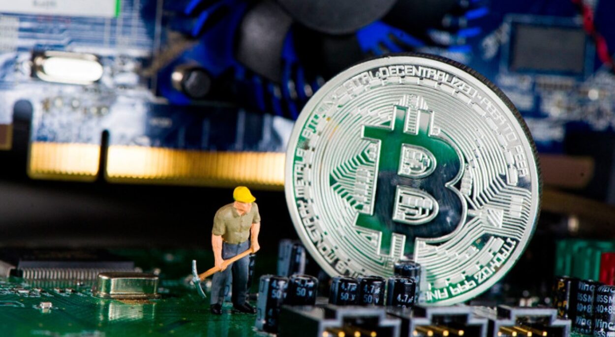 Bitcoin Mining Efficiency and Costs
